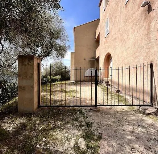 2 A Avec Piscine 公寓