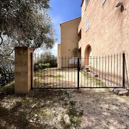 2 A Avec Piscine Апартаменты