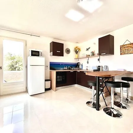 2 A Avec Piscine Lägenhet