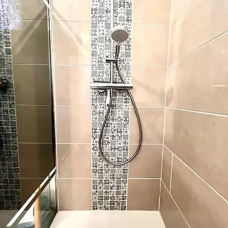 2 A Avec Piscine Lägenhet