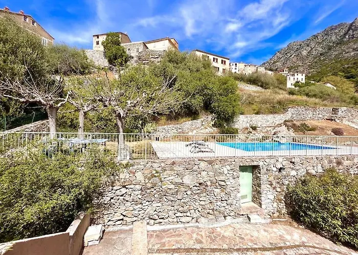 2 A Avec Piscine Apartmán Lama