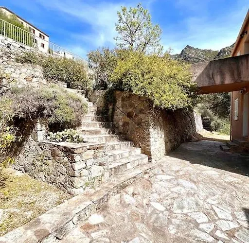 2 A Avec Piscine Apartmán